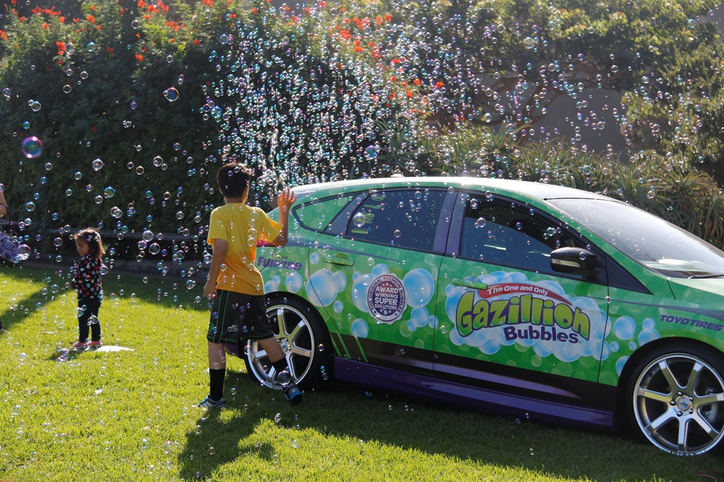 Gazillion Bubble Car with Kids